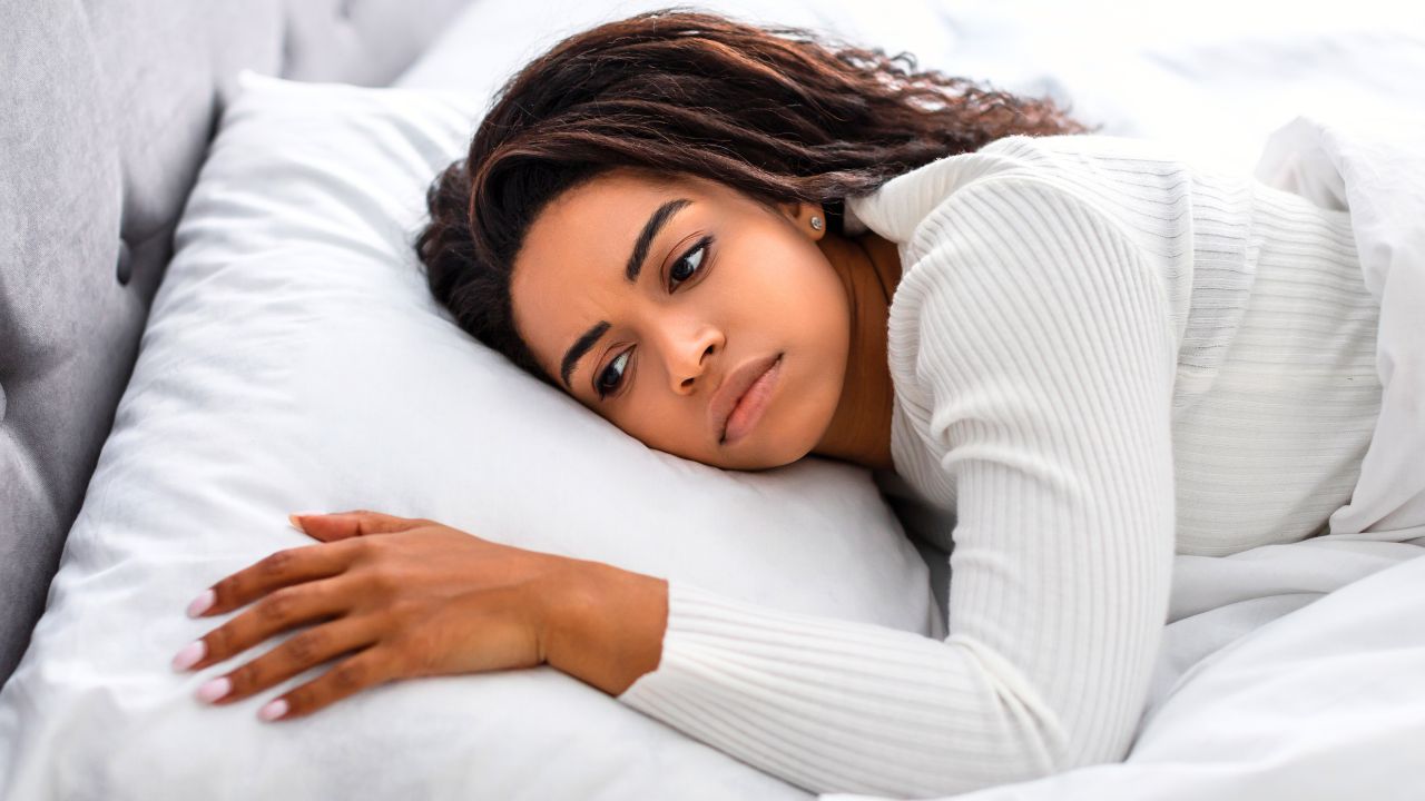 Perché restiamo con chi ci fa soffrire? Le 5 trappole emotive più comuni